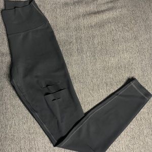 Alo High Waisted Ripped Warrior Legging